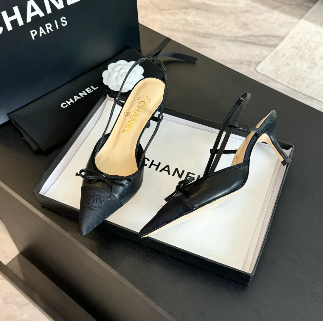 👟👟Ex-factory price 480👟👟 Chanel handmade lambskin Mary Jane sandals, ten stars for cuteness, exquisite camellia hardware decoration, dark flesh pink, high-density towel lining, super comfortable for feet. Fabric: imported sheepskin, Italian genuine leather outsole Size: #35-40